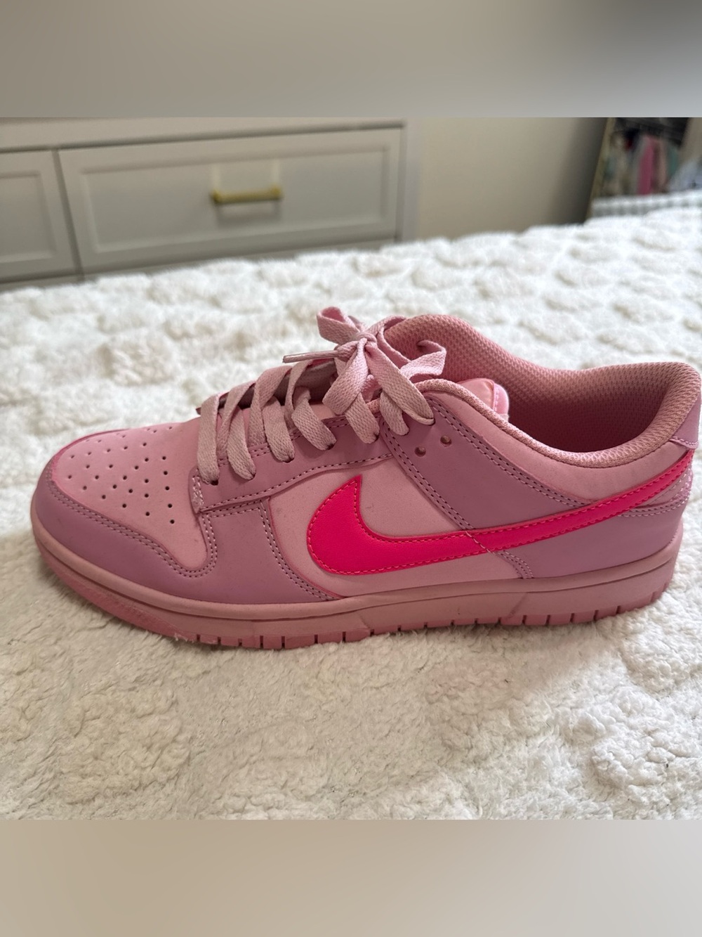 Nike Kids Pink Low-Top Sneakers with Bright Pink Swoosh